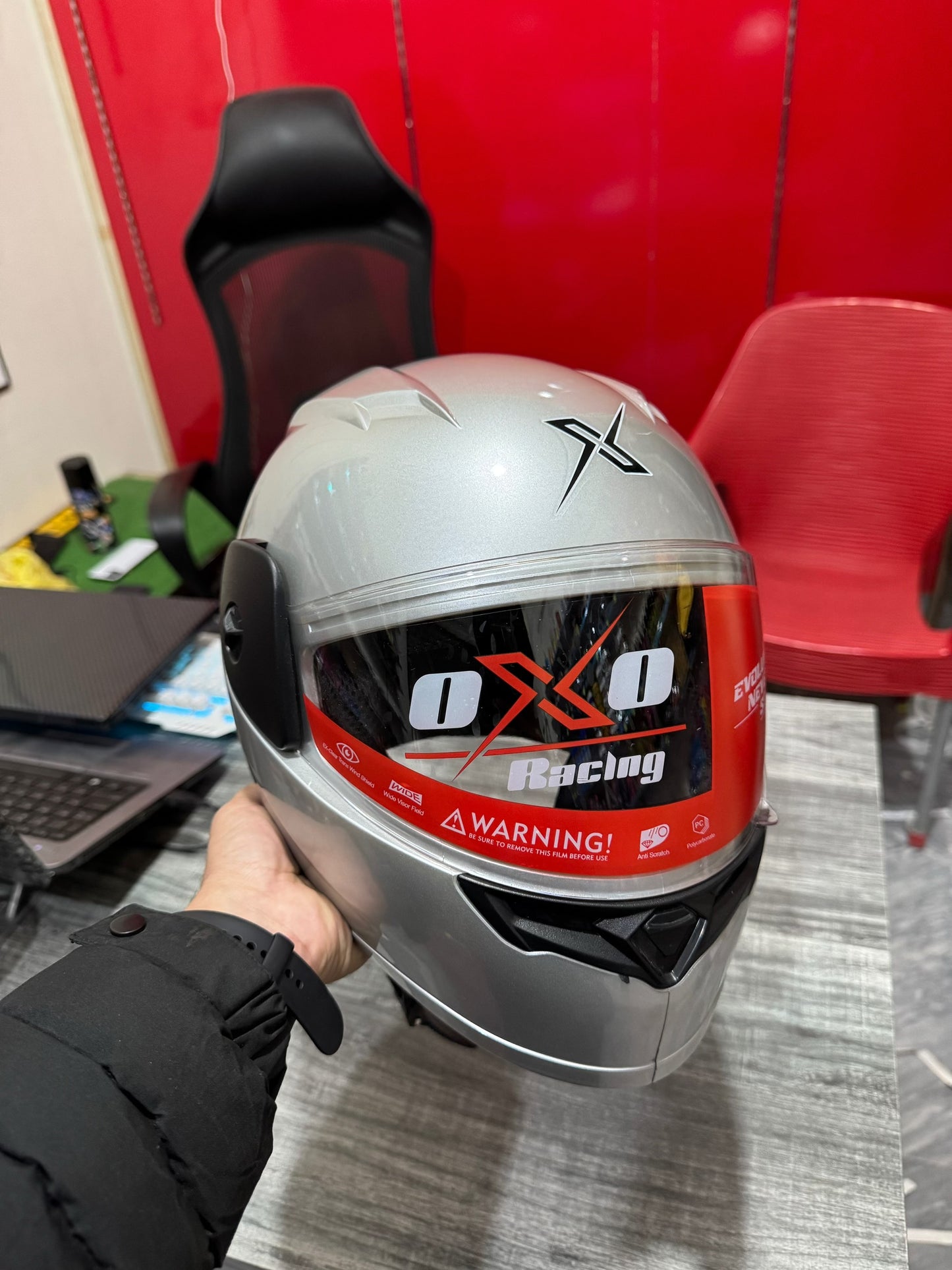 Oxo racing helmet