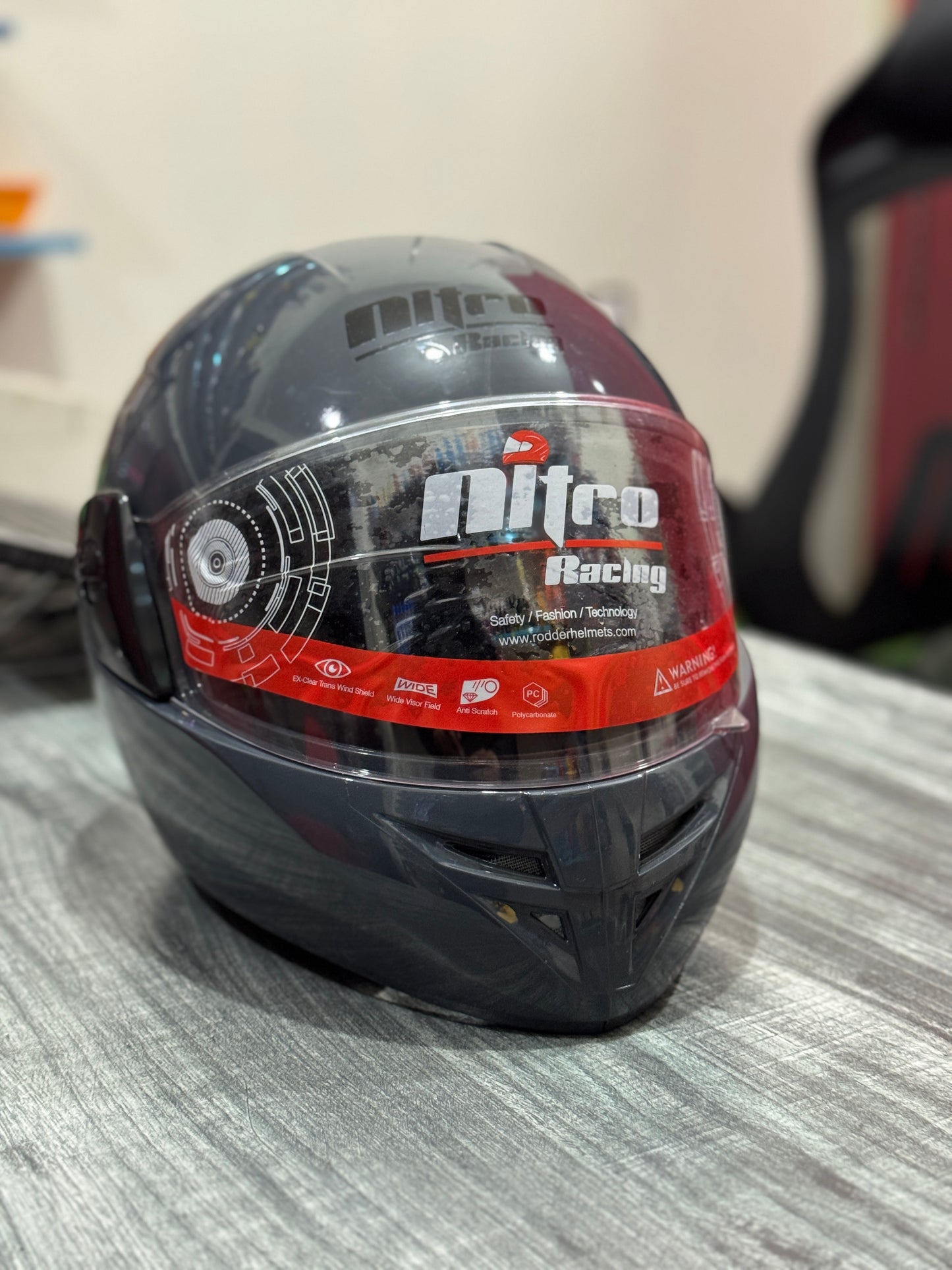 Nitro helmat unbrackable