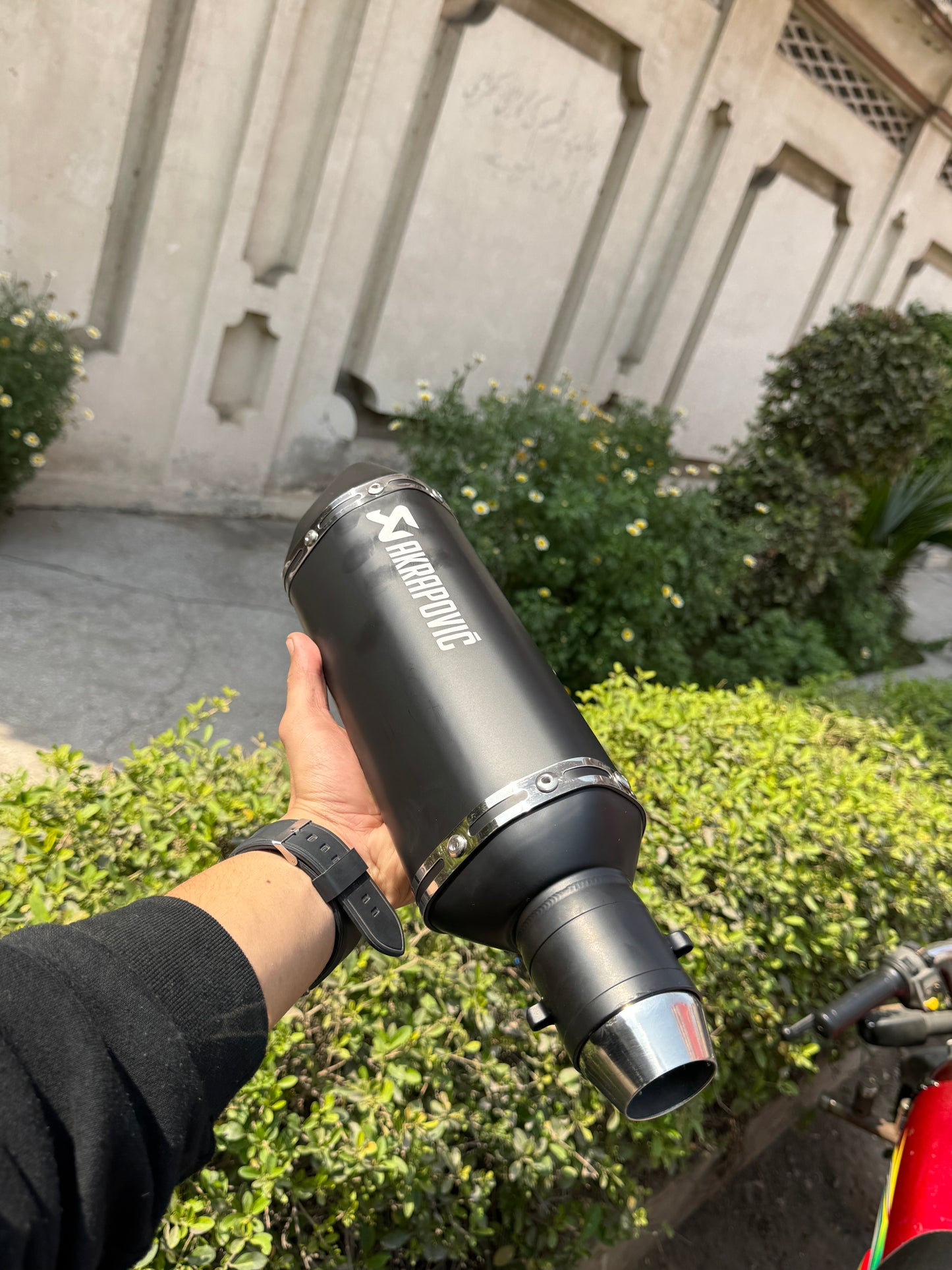 Akrapovic big