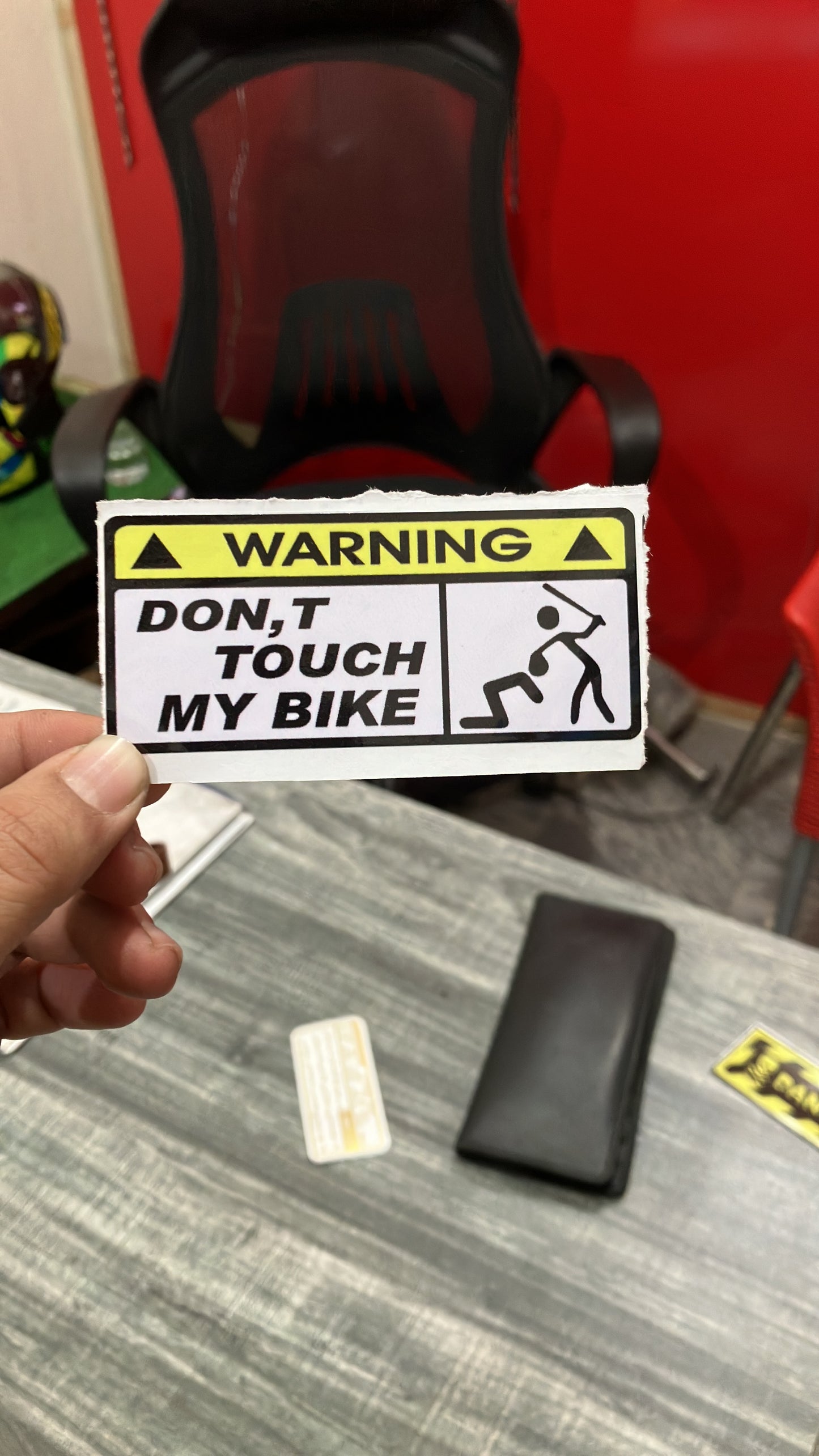 Tanki hadiat stiker
